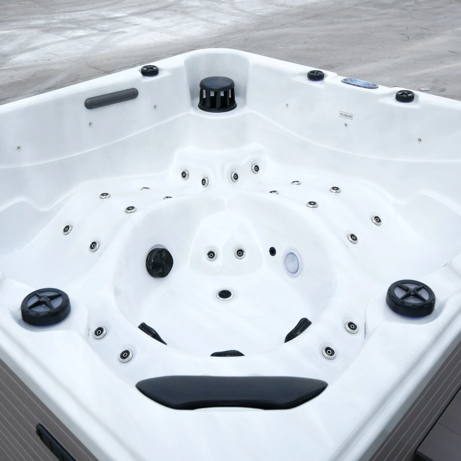Outdoor Happy - 5 Person Hot Tub With 2 Loungers 6 Outdoor Happy - 5 Person Hot Tub With 2 Loungers - Image 6