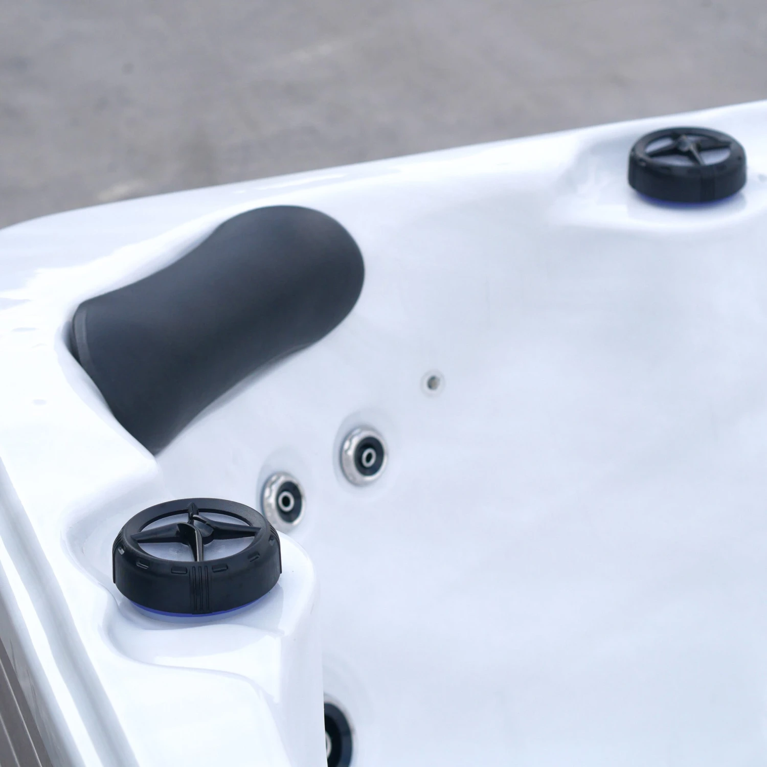 Outdoor Happy - 5 Person Hot Tub With 2 Loungers 7 Outdoor Happy - 5 Person Hot Tub With 2 Loungers - Image 7