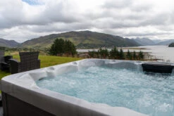 Holiday Let 5 - 5 Person Hot Tub With 1 Lounger -Outdoor Living Hot Tubs HolidayLet SterlinngSilver 24