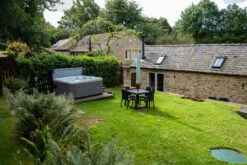 Holiday Let 5 - 5 Person Hot Tub With 1 Lounger -Outdoor Living Hot Tubs HolidayLetRobinHoodFarmLifestyle 39