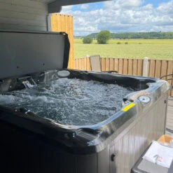 Jacuzzi® J235™ / J235IP™ - 6 Person Hot Tub With 1 Lounger -Outdoor Living Hot Tubs J235MIDNIGHTDRIDTWOOD CustomerRowland3Square