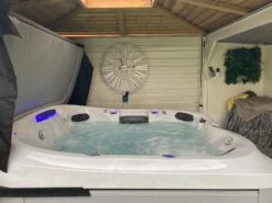 Jacuzzi® J435IP™ - 6 Person Hot Tub With 1 Lounger -Outdoor Living Hot Tubs J435platinum5