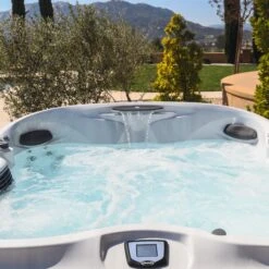 Jacuzzi® J485IP™ - 7 Person Hot Tub -Outdoor Living Hot Tubs J485 Lifestyle 1