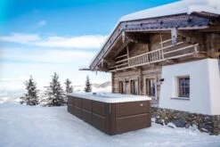 Jacuzzi® PowerActive™ J-19™ - 19ft Swim Spa -Outdoor Living Hot Tubs JSS PowerActive J19 ModernHardwood Lifestyle 3000x1998 0a911d94 cb7b 48c3 a62b 7badce3fa327