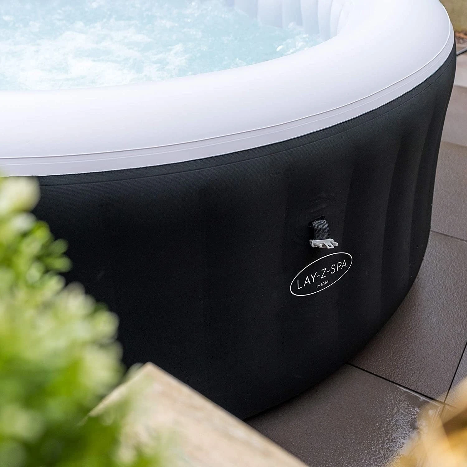 Lay-z Spa Lay-Z-Spa® AirJet Miami - 4 Person Inflatable Hot Tub 12 Lay-z Spa Lay-Z-Spa® AirJet Miami - 4 Person Inflatable Hot Tub - Image 12