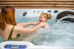 Outdoor Companion - 5 Person Hot Tub With 2 Loungers -Outdoor Living Hot Tubs OutdoorCompanion 328