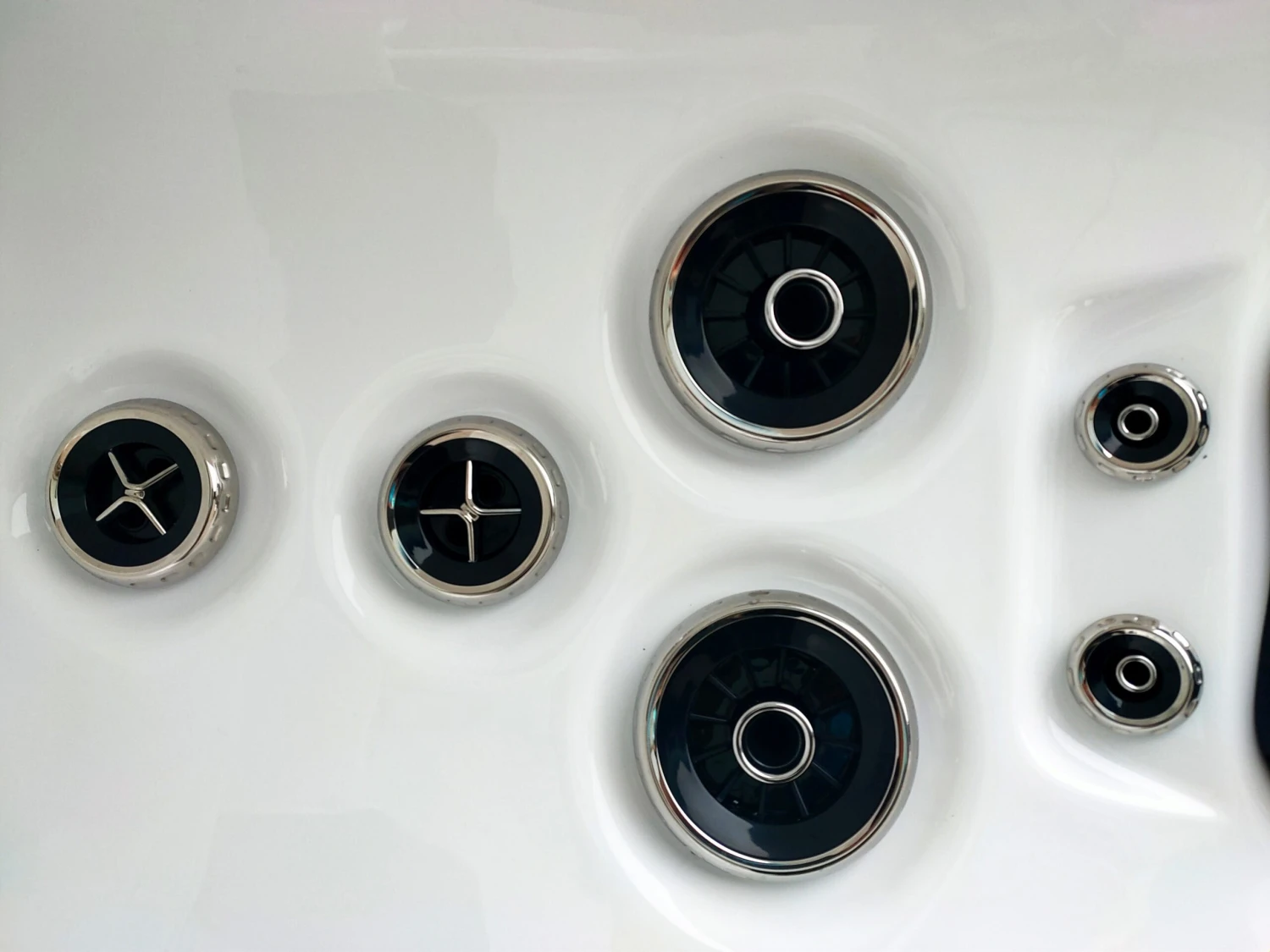 Outdoor Trident Lite - 5 Person Hot Tub With 2 Loungers 14 Outdoor Trident Lite - 5 Person Hot Tub With 2 Loungers - Image 14