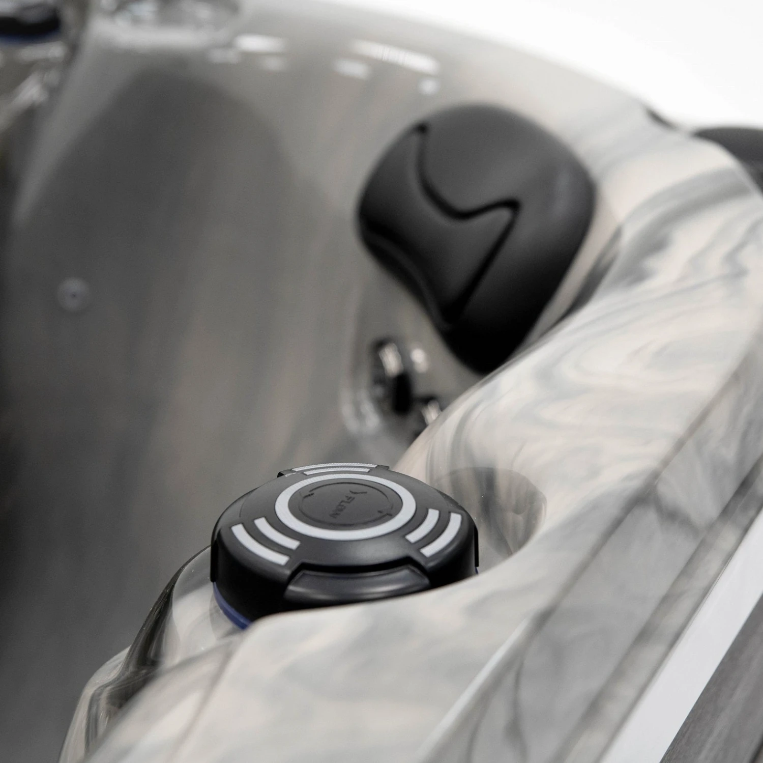 Outdoor Refresh - 6 Person Hot Tub With 1 Lounger 9 Outdoor Refresh - 6 Person Hot Tub With 1 Lounger - Image 9