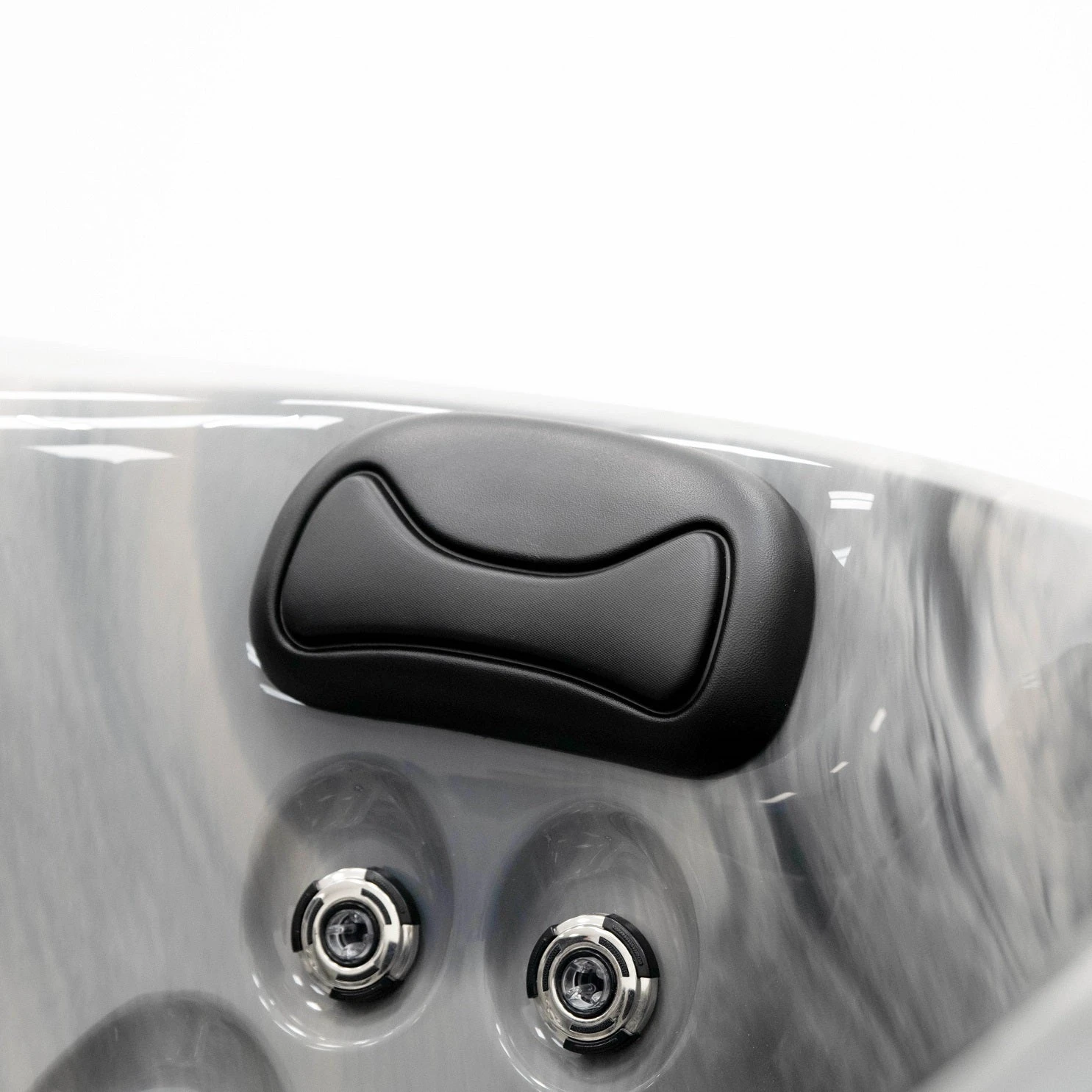 Outdoor Refresh - 6 Person Hot Tub With 1 Lounger 12 Outdoor Refresh - 6 Person Hot Tub With 1 Lounger - Image 12