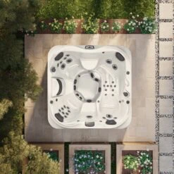 Jacuzzi® J335 Hot Tub