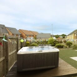 Jacuzzi® J225™ - 4 Person Hot Tub -Outdoor Living Hot Tubs UK J225 square