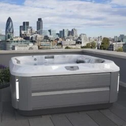 Jacuzzi® J315IP™ - 3 Person Hot Tub With 1 Lounger -Outdoor Living Hot Tubs UK J315 2000x1500 d9ba88d9 d608 4f8e 86e1 4ef09000a1d1square